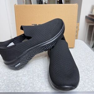 Zurin Black Knit Slip-On Walking Shoes sz 10